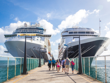 cruise passengers return to cruise ships