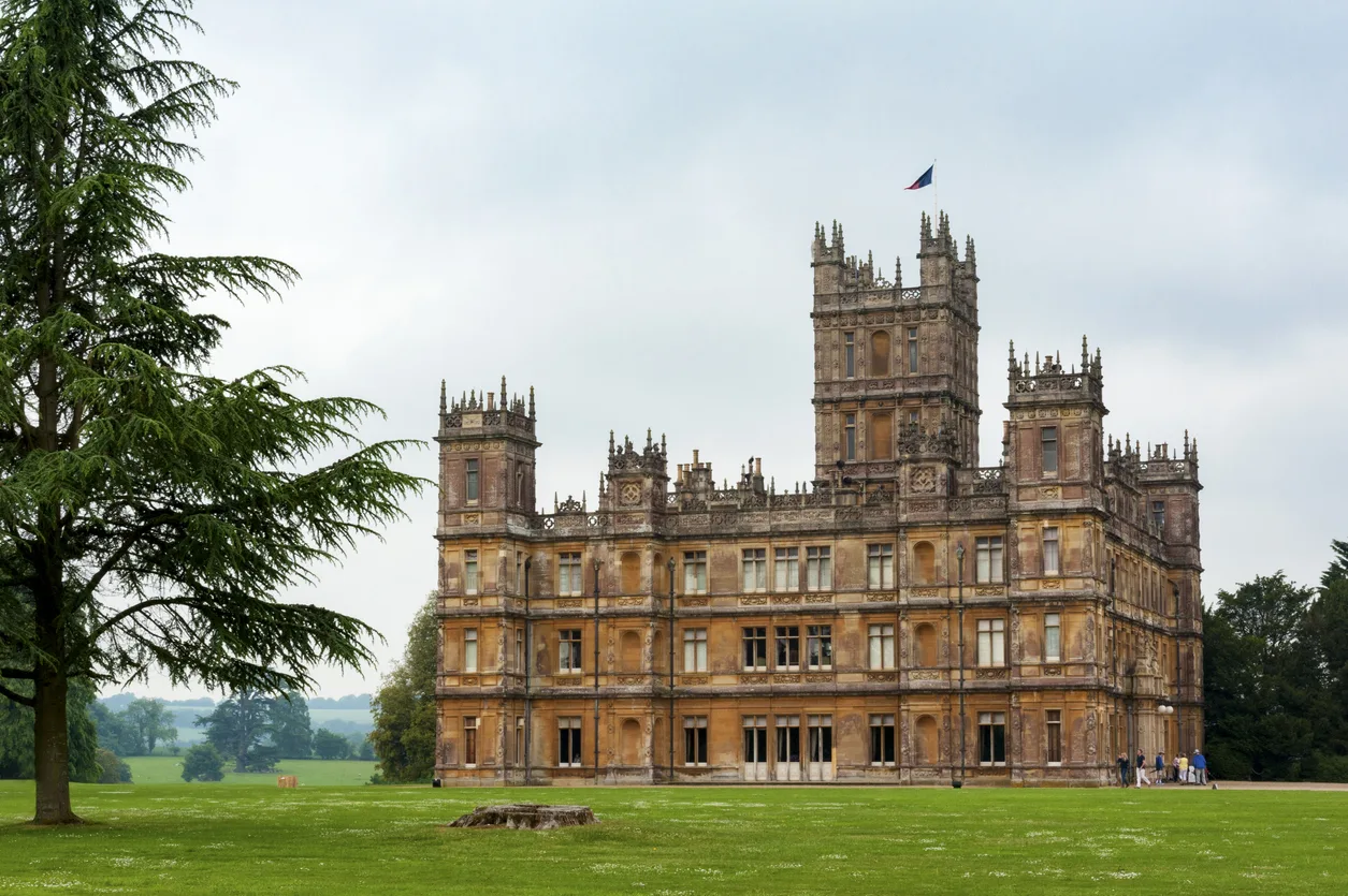 highclere castle, a jacobethan style country house, home of the earl and countess of carnarvon. setting of downton abbey newbury, hampshire, england uk